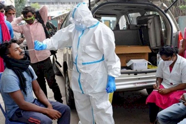 Covid 4th wave fear start in India, 12 students test covid positive
