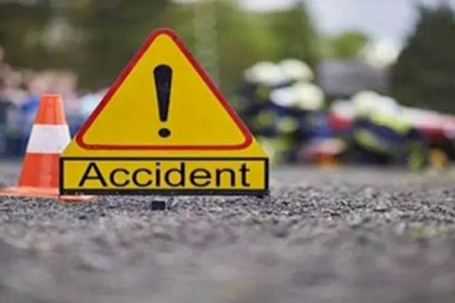 Bus and Truck massive accident: 7 killed 9 grievously injured