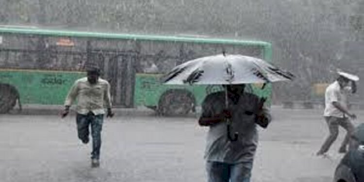 Karnataka heavy rainfall one dead waterlogging in several parts