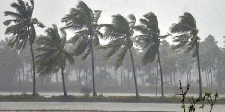 Heavy rainfall alert in Karnataka next 5 days, IMD Issued Red Alert