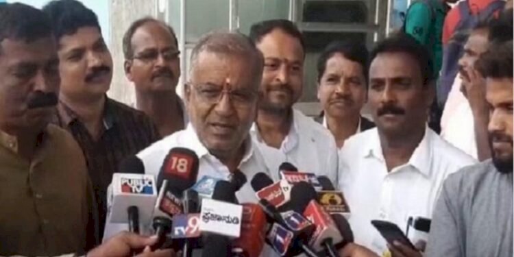 Talks Success, Karnataka JDS senior leader G.T. Devegowda joins BJP