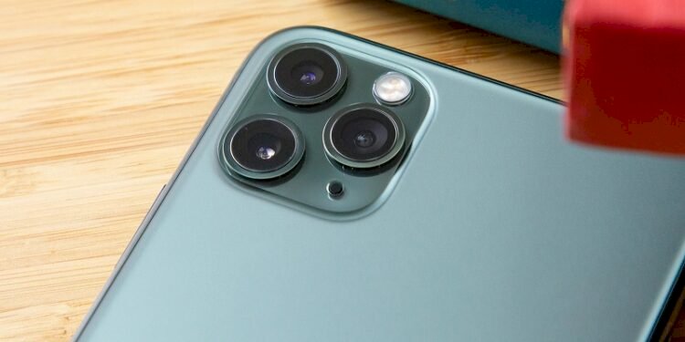 Apple iPhone 12 price down, just Rs 41,999 on Flipkart sale until January 22