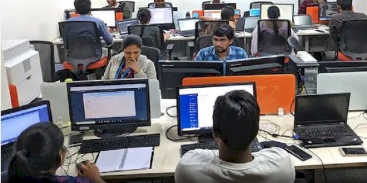 New Labour law: weekly three days off, 12 hours work a day from today