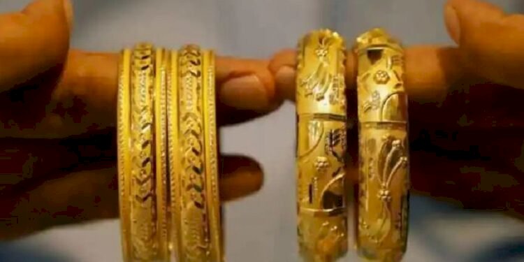 Gold price down Rs 1000 today: Check latest price