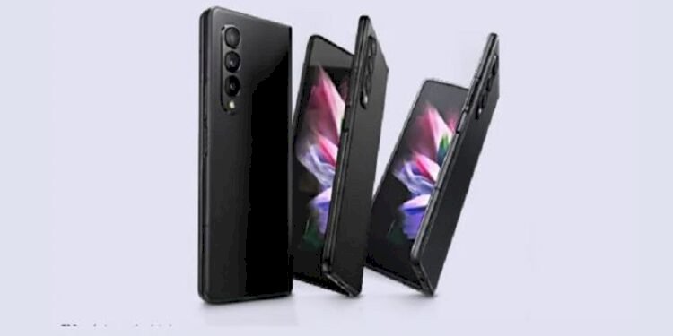 Samsung Galaxy Z Flip 3 gets a massive discount price